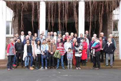 Gruppenbild der Winterakademie und des Seminars für Geflüchtete